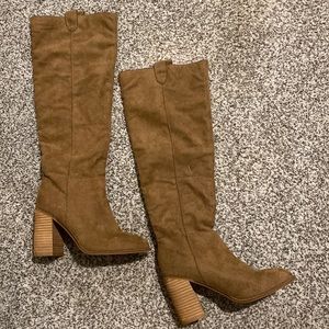 Vici slouch boots size 8